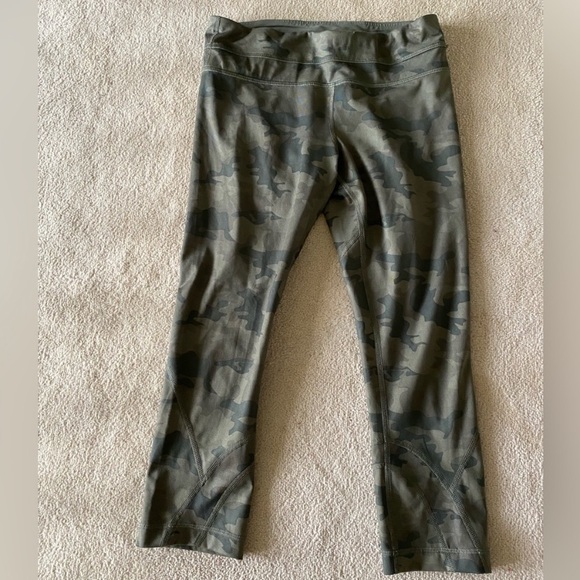 Lululemon Cropped Leggings - Picture 1 of 3